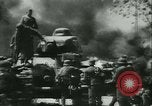 Standbild Deutsche Truppen marschieren in Merville Frankreich Merville Frankreich, 1940, aus Sekunde 44 historischem Filmmaterial Videoclip 65675020644