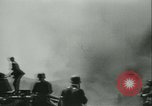 Standbild Deutsche Truppen marschieren in Merville Frankreich Merville Frankreich, 1940, aus Sekunde 47 historischem Filmmaterial Videoclip 65675020644