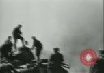 Standbild Deutsche Truppen marschieren in Merville Frankreich Merville Frankreich, 1940, aus Sekunde 48 historischem Filmmaterial Videoclip 65675020644