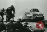 Standbild Deutsche Truppen marschieren in Merville Frankreich Merville Frankreich, 1940, aus Sekunde 54 historischem Filmmaterial Videoclip 65675020644
