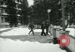 Standbild Befreit Deutsche Geiseln Ende Zweiten Weltkrieg Italien, 1945, aus Sekunde 3 historischem Filmmaterial Videoclip 65675020646