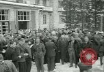 Standbild Befreit Deutsche Geiseln Ende Zweiten Weltkrieg Italien, 1945, aus Sekunde 33 historischem Filmmaterial Videoclip 65675020646