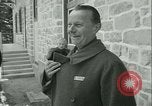 Standbild Befreit Deutsche Geiseln Ende Zweiten Weltkrieg Italien, 1945, aus Sekunde 48 historischem Filmmaterial Videoclip 65675020646