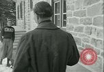 Standbild Befreit Deutsche Geiseln Ende Zweiten Weltkrieg Italien, 1945, aus Sekunde 54 historischem Filmmaterial Videoclip 65675020646