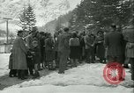 Standbild Befreit Deutsche Geiseln Ende Zweiten Weltkrieg Italien, 1945, aus Sekunde 61 historischem Filmmaterial Videoclip 65675020646