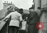 Image confisqués radios Bayeux Normandie France, 1945, de la seconde 17 séquences d'archives historiques vidéo 65675020661