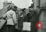 Image confisqués radios Bayeux Normandie France, 1945, de la seconde 19 séquences d'archives historiques vidéo 65675020661