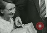 Image confisqués radios Bayeux Normandie France, 1945, de la seconde 30 séquences d'archives historiques vidéo 65675020661
