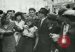 Immagine di Cerimonia di liberazione Rennes Francia, 1945, secondo 13 filmato di repertorio 65675020664