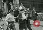 Immagine di Cerimonia di liberazione Rennes Francia, 1945, secondo 20 filmato di repertorio 65675020664