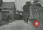 Standbild alliierten Truppen SAINT MALO FRANKREICH, 1944, aus Sekunde 27 historischem Filmmaterial Videoclip 65675020668