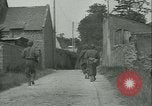 Standbild alliierten Truppen SAINT MALO FRANKREICH, 1944, aus Sekunde 28 historischem Filmmaterial Videoclip 65675020668