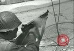 Standbild alliierten Truppen SAINT MALO FRANKREICH, 1944, aus Sekunde 36 historischem Filmmaterial Videoclip 65675020668