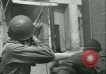 Standbild alliierten Truppen SAINT MALO FRANKREICH, 1944, aus Sekunde 47 historischem Filmmaterial Videoclip 65675020668