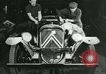 Immagine di Fabbriche di auto Parigi Francia, 1941, secondo 37 filmato di repertorio 65675020678
