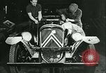 Immagine di Fabbriche di auto Parigi Francia, 1941, secondo 38 filmato di repertorio 65675020678