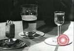 Immagine di Gli uomini in bar Germania, 1941, secondo 9 filmato di repertorio 65675020685