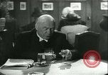 Immagine di Gli uomini in bar Germania, 1941, secondo 18 filmato di repertorio 65675020685