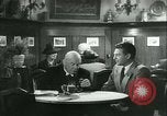 Immagine di Gli uomini in bar Germania, 1941, secondo 26 filmato di repertorio 65675020685