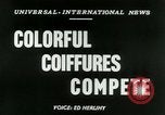 Immagine di Coiffures competere Parigi Francia, 1953, secondo 5 filmato di repertorio 65675020698