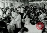 Immagine di Coiffures competere Parigi Francia, 1953, secondo 6 filmato di repertorio 65675020698