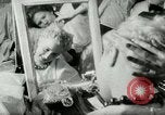 Immagine di Coiffures competere Parigi Francia, 1953, secondo 13 filmato di repertorio 65675020698