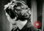 Immagine di Coiffures competere Parigi Francia, 1953, secondo 37 filmato di repertorio 65675020698