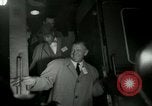 Image Milwaukee Braves Baseball Team arrive dans la ville Milwaukee Wisconsin USA, 1953, de la seconde 22 séquences d'archives historiques vidéo 65675020699