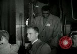 Image Milwaukee Braves Baseball Team arrive dans la ville Milwaukee Wisconsin USA, 1953, de la seconde 28 séquences d'archives historiques vidéo 65675020699
