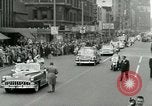 Image Milwaukee Braves Baseball Team arrive dans la ville Milwaukee Wisconsin USA, 1953, de la seconde 38 séquences d'archives historiques vidéo 65675020699