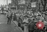 Image Milwaukee Braves Baseball Team arrive dans la ville Milwaukee Wisconsin USA, 1953, de la seconde 52 séquences d'archives historiques vidéo 65675020699