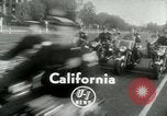 Standbild Motorrad Polizisten Los Angeles California USA, 1953, aus Sekunde 4 historischem Filmmaterial Videoclip 65675020700
