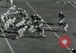 Image match de football Lawrence Kansas USA, 1950, de la seconde 10 séquences d'archives historiques vidéo 65675020705