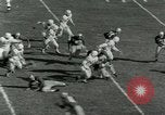 Image match de football Lawrence Kansas USA, 1950, de la seconde 11 séquences d'archives historiques vidéo 65675020705