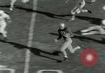 Image match de football Lawrence Kansas USA, 1950, de la seconde 16 séquences d'archives historiques vidéo 65675020705