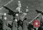 Image match de football Lawrence Kansas USA, 1950, de la seconde 19 séquences d'archives historiques vidéo 65675020705