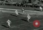 Image match de football Lawrence Kansas USA, 1950, de la seconde 28 séquences d'archives historiques vidéo 65675020705