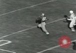 Image match de football Lawrence Kansas USA, 1950, de la seconde 42 séquences d'archives historiques vidéo 65675020705