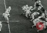 Image match de football Lawrence Kansas USA, 1950, de la seconde 58 séquences d'archives historiques vidéo 65675020705
