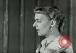 Immagine di Christine Jorgensen avvocato transgender New York City USA, 1953, secondo 22 filmato di repertorio 65675020719