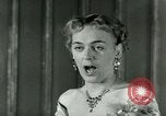 Immagine di Christine Jorgensen avvocato transgender New York City USA, 1953, secondo 31 filmato di repertorio 65675020719