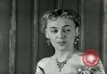 Immagine di Christine Jorgensen avvocato transgender New York City USA, 1953, secondo 36 filmato di repertorio 65675020719
