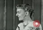Immagine di Christine Jorgensen avvocato transgender New York City USA, 1953, secondo 39 filmato di repertorio 65675020719