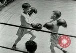 Standbild junge Boxer New York City USA, 1953, aus Sekunde 29 historischem Filmmaterial Videoclip 65675020723