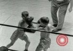 Standbild junge Boxer New York City USA, 1953, aus Sekunde 31 historischem Filmmaterial Videoclip 65675020723