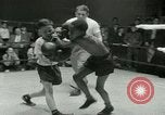 Standbild junge Boxer New York City USA, 1953, aus Sekunde 48 historischem Filmmaterial Videoclip 65675020723