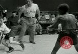 Standbild junge Boxer New York City USA, 1953, aus Sekunde 52 historischem Filmmaterial Videoclip 65675020723
