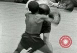 Standbild junge Boxer New York City USA, 1953, aus Sekunde 58 historischem Filmmaterial Videoclip 65675020723