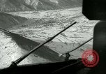 Image Yonpo base aérienne évacuation Yonpo Corée, 1950, de la seconde 10 séquences d'archives historiques vidéo 65675020741