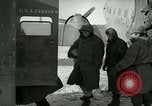 Immagine di Aria Yonpo evacuazione di base Yonpo Corea, 1950, secondo 25 filmato di repertorio 65675020743